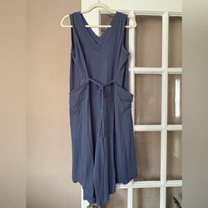 AnyBody Sleeveless V-Neck Tie-Waist cropped romper